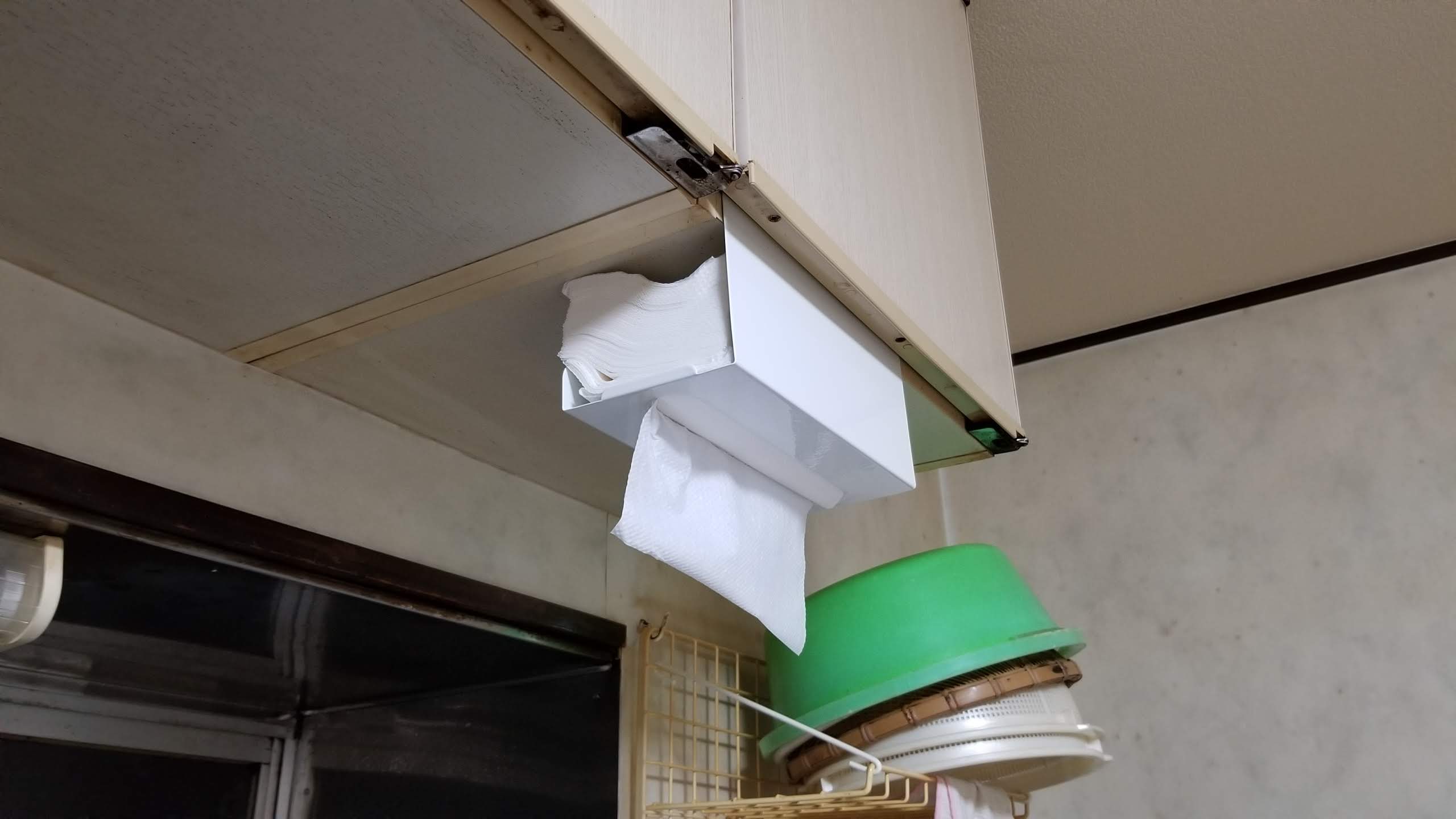 キッチンにも吊り下げ式のペーパータオルホルダーを新設_20201107_170308
