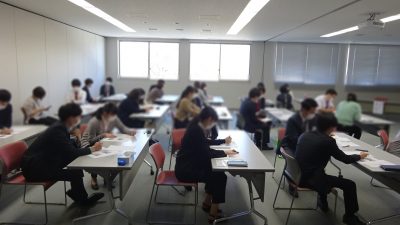 富谷市役所で若手職員研修を担当し「主体性向上」をテーマに真・報連相やインバスケットの講師を務めました（宮城県富谷市）_fx_DSC00924