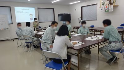 ★★★製造業様のリーダー研修で報連相とコーチングと目標設定の講師を務めました（岩手県一関市）_fx_DSC01667