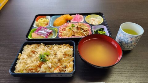 2024.4.4｜みずきゅう｜水沢給食センターのお楽しみ弁当｜あさりご飯と豚の生姜焼き_w1280_20240404_120751