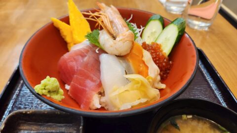 市場のはなれ家 恵の織で海鮮丼_w1280_20240525_120700