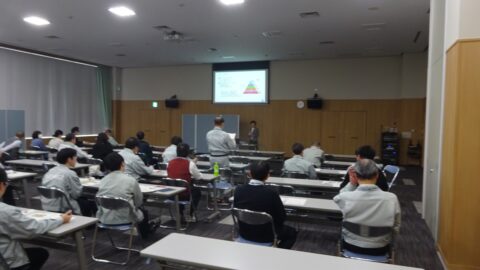 気仙沼合同庁舎で「メンタルヘルス研修（セルフケア職員研修）」の講師を務めました（宮城県気仙沼市）_w1280_DSC07305