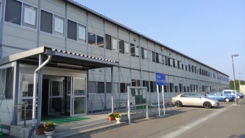 プレハブの仮設庁舎だった頃の気仙沼合同庁舎_w1280_KIMG5289