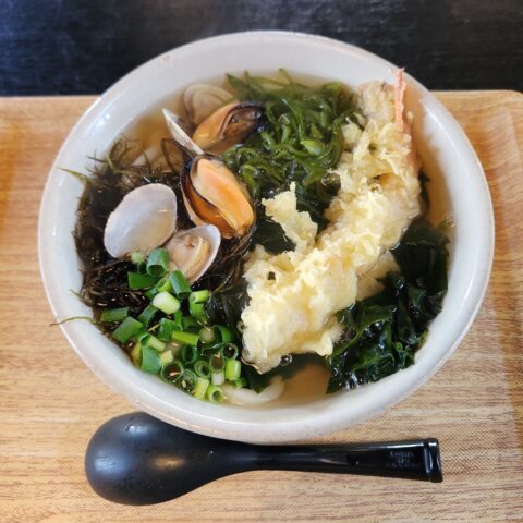 2025.10.14 山田IC近くの釜揚げ屋で「えび天入り磯うどん」w1280_20251015_133308