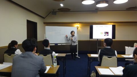 （2日目）旅館業のスタッフ様向けに「組織マネジメント研修」の講師を務めました（岩手県花巻市）_w1280_DSC07382